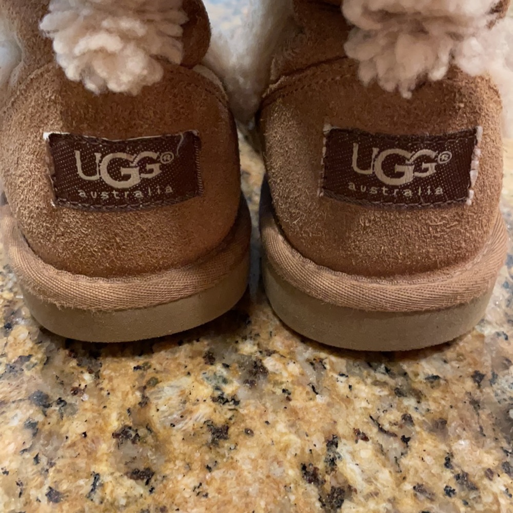 UGGs authentic girls size 2 - Picture 4 of 7